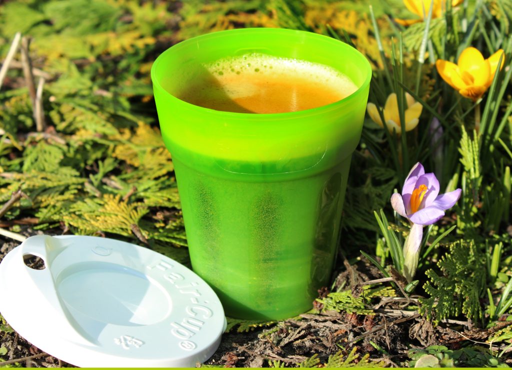 FairCup Kaffee im Gras